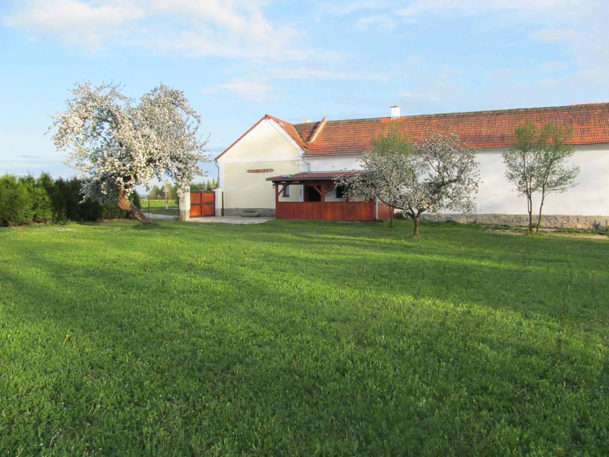 Pension Otevek Trhové Sviny Extérieur photo